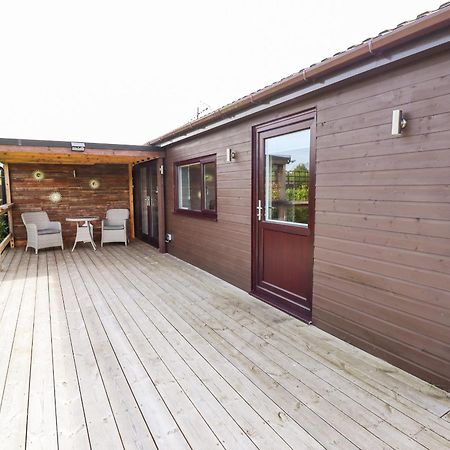 וויראל Meols Holiday Lodge מראה חיצוני תמונה