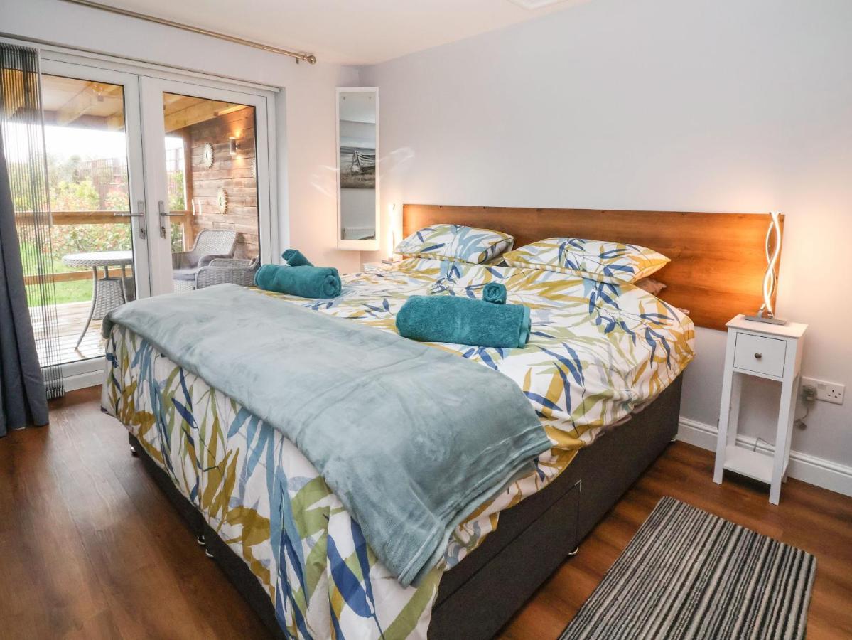 וויראל Meols Holiday Lodge מראה חיצוני תמונה