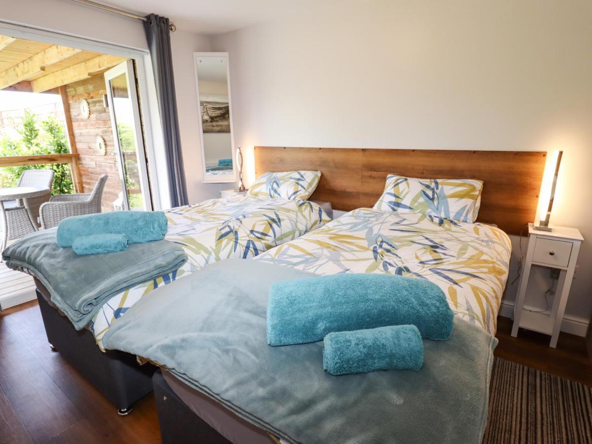 וויראל Meols Holiday Lodge מראה חיצוני תמונה
